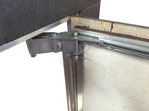 فتحات وصول في الحمام تحت البلاط 