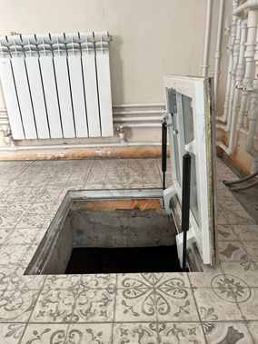 Floor hatch Invisible Budget