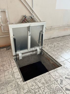 Floor hatch Invisible Budget